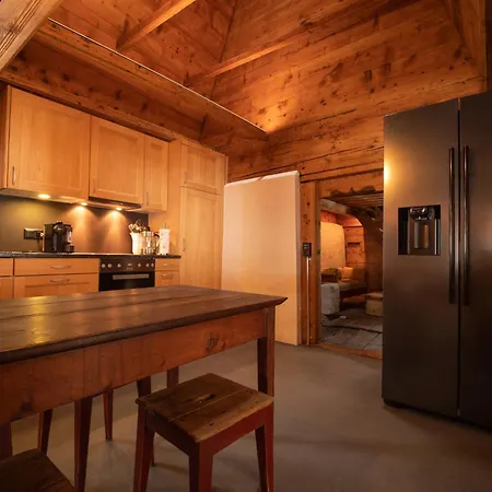 Glacier Chalet *